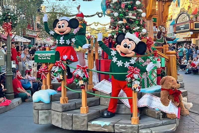 Is disneyland busy on christmas