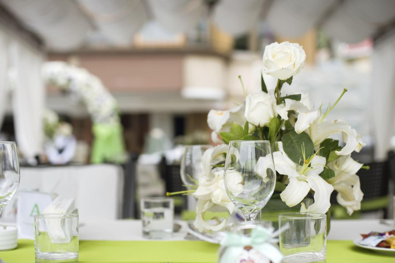 How to start a party decorating business from home