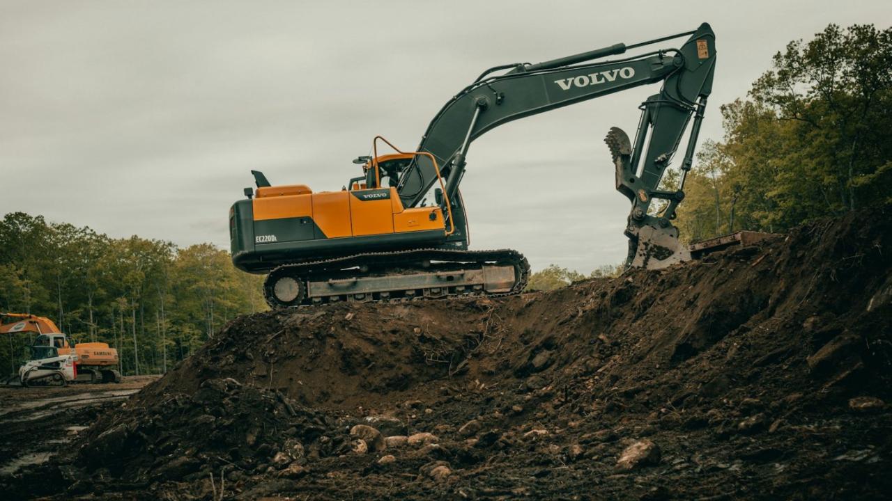 How to start a small excavating business