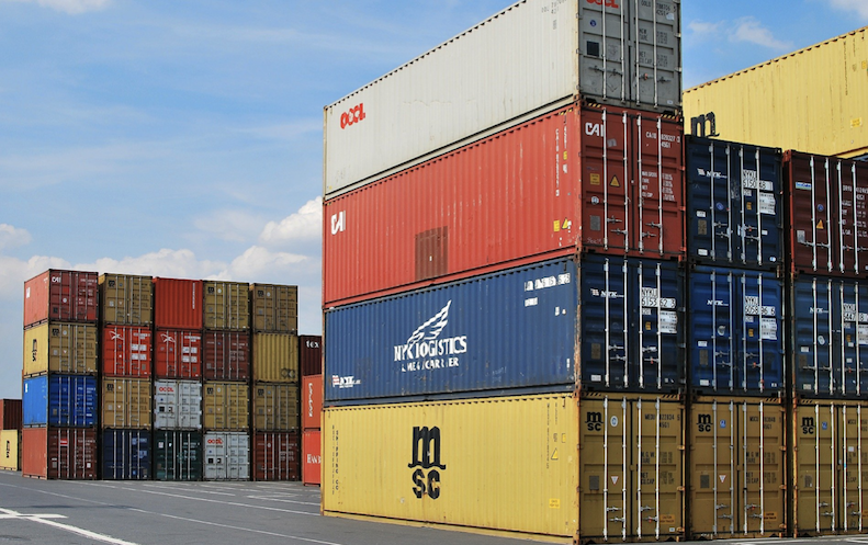 How to start an international shipping business