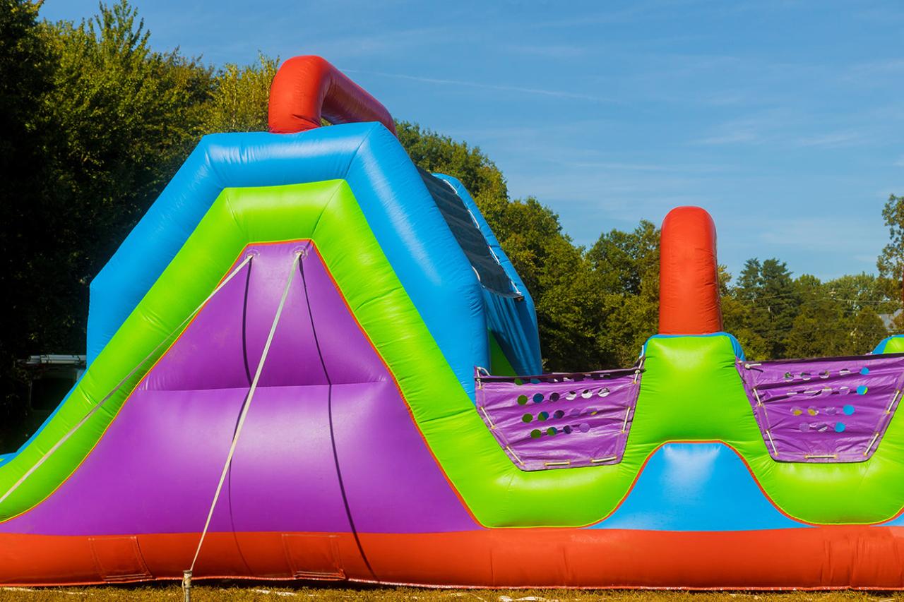 How to start a bounce house rental business