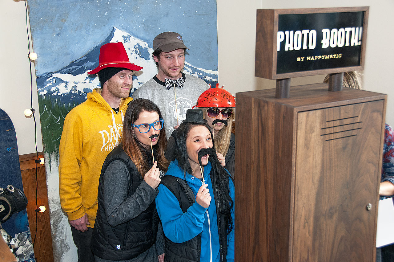 How to start photo booth business