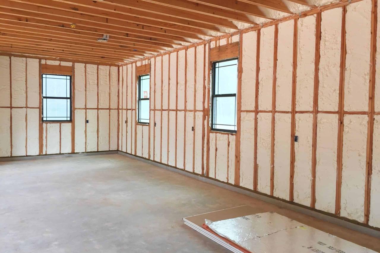 Foam spray insulation polyurethane value