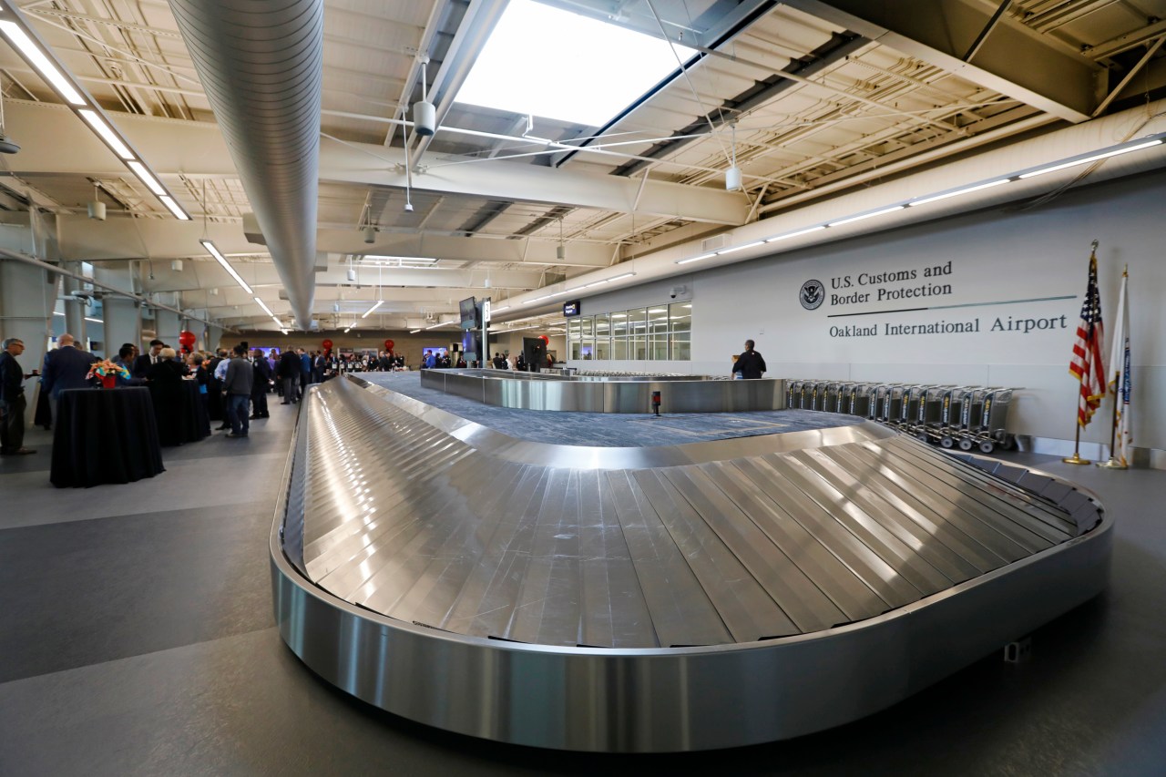 How busy is oakland airport today