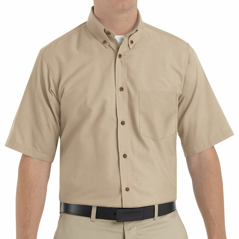 Is a short sleeve button down business casual