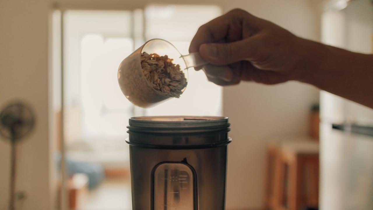 How to start a protein powder business