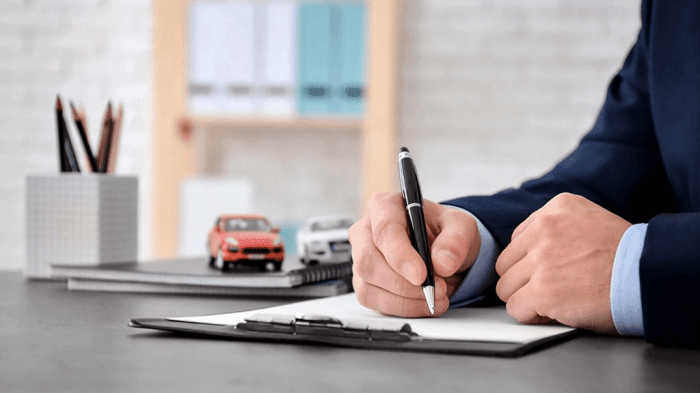 How to buy cars from insurance companies