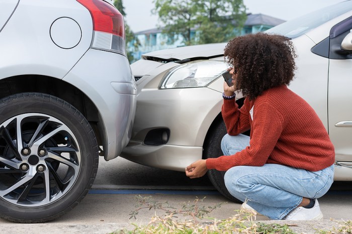 Do insurance companies check driving records