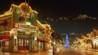 How busy is disneyland at christmas