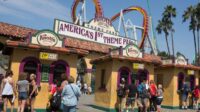 How busy is knott berry farm on fridays