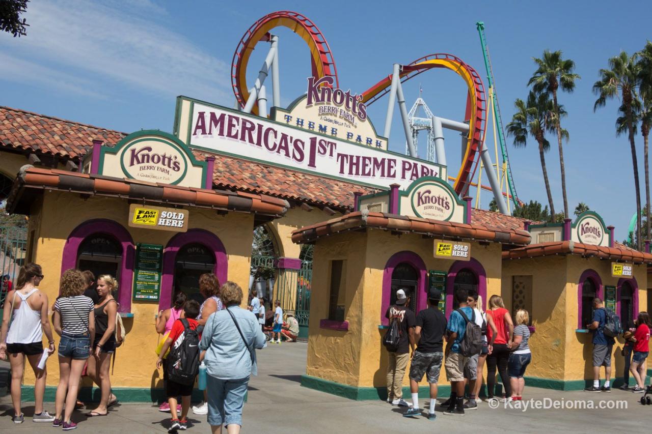 How busy is knott berry farm on fridays