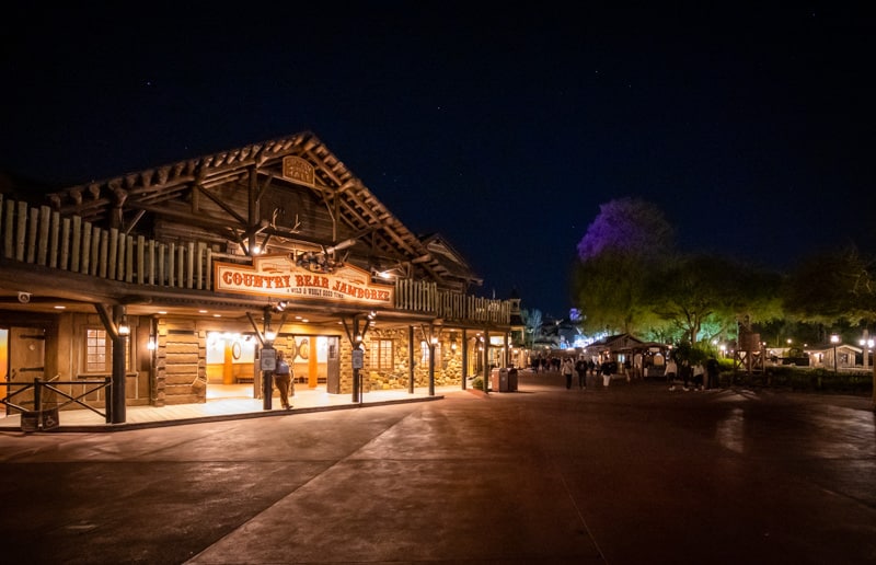 Is disneyland busy on memorial day